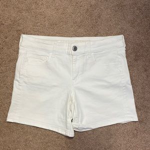 American Eagle White Super Stretch Jean Shorts Size: 10